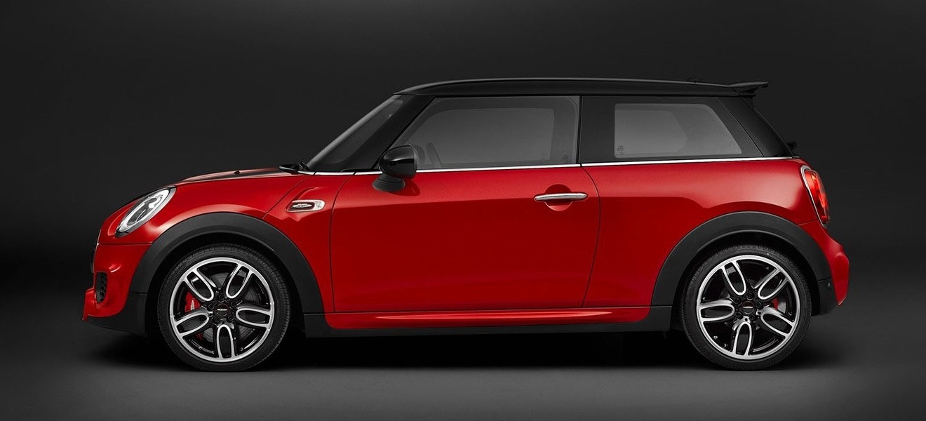 The side sills provide downforce for improved roadholding and add to the rigidity of the body.